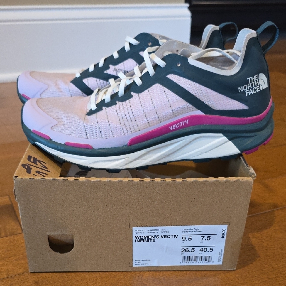 The North Face Women's VECTIV Infinite Shoes - Pink and Green